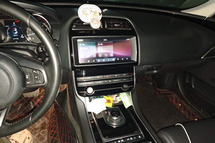 Used Jaguar XEL 2019 2.0T 200 PS Elite Edition Audio And AC Panel