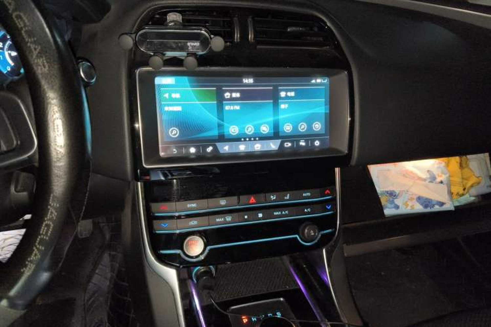 Used Jaguar XEL 2019 2.0T 200 PS Deluxe Edition Audio And AC Panel