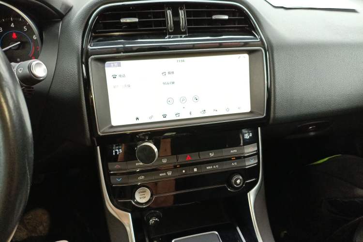 Used Jaguar XEL 2019 2.0T 200 PS Elite Edition Audio And AC Panel