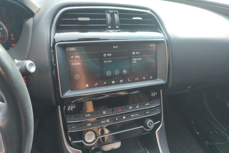 Used Jaguar XEL 2019 2.0T 200 PS Deluxe Edition Audio And AC Panel