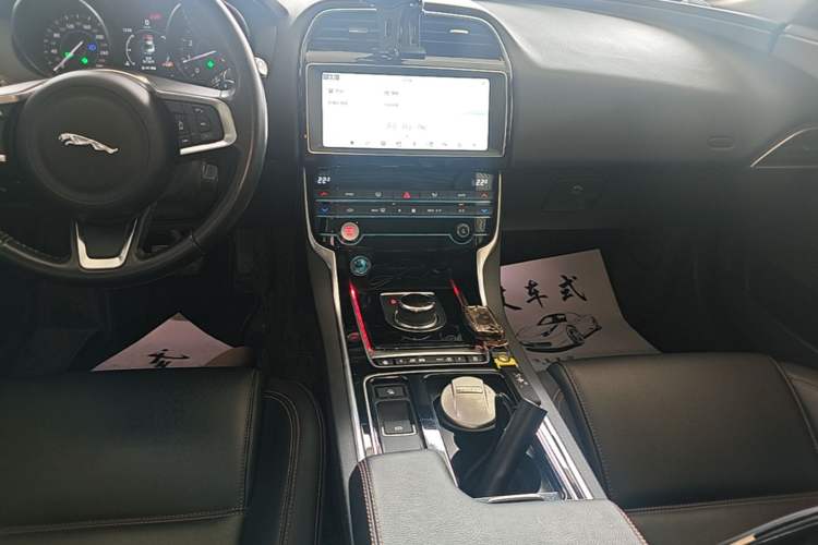 Used Jaguar XEL 2019 2.0T 200 PS Luxury Edition Audio And AC Panel