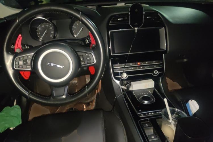 Used Jaguar XEL 2019 2.0T 200 PS Elite Edition Center Console