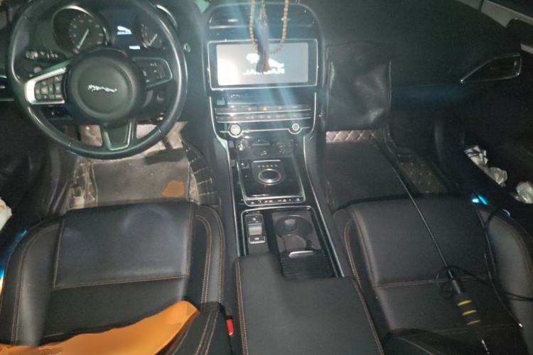Used Jaguar XEL 2019 2.0T 200 PS Luxury Edition Center Console