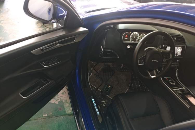 Used Jaguar XEL 2019 2.0T 200 PS Deluxe Edition Driver Seat