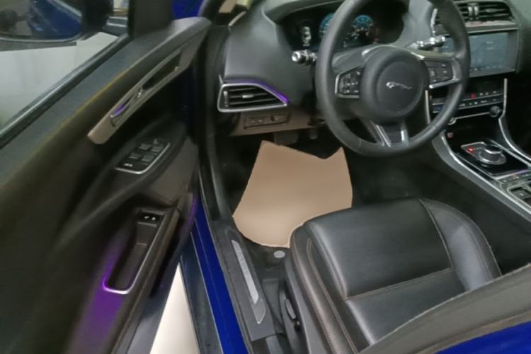 Used Jaguar XEL 2019 2.0T 200 PS Deluxe Edition Driver Seat