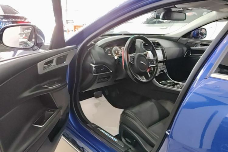 Used Jaguar XEL 2019 2.0T 200 PS Deluxe Edition Driver Seat