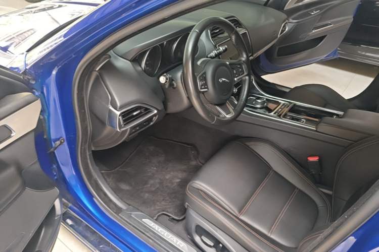 Used Jaguar XEL 2019 2.0T 200 PS Luxury Edition Driver Seat