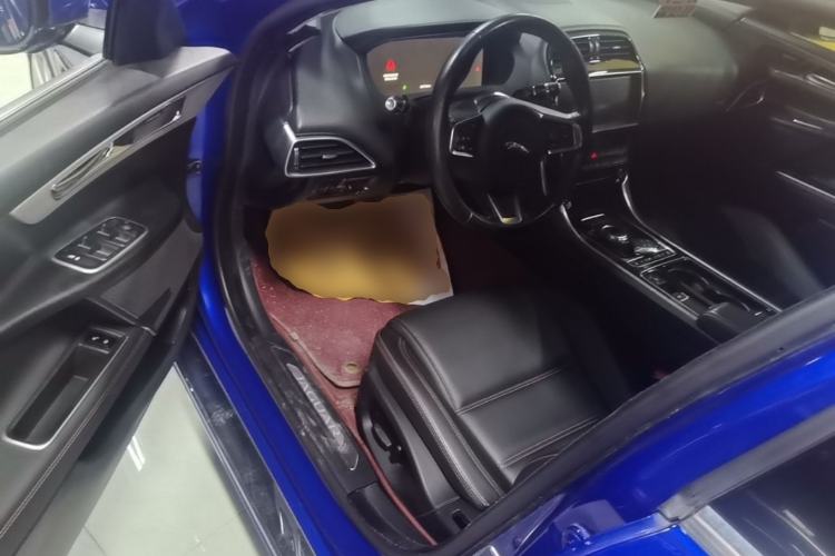 Used Jaguar XEL 2019 2.0T 200 PS Deluxe Edition Driver Seat