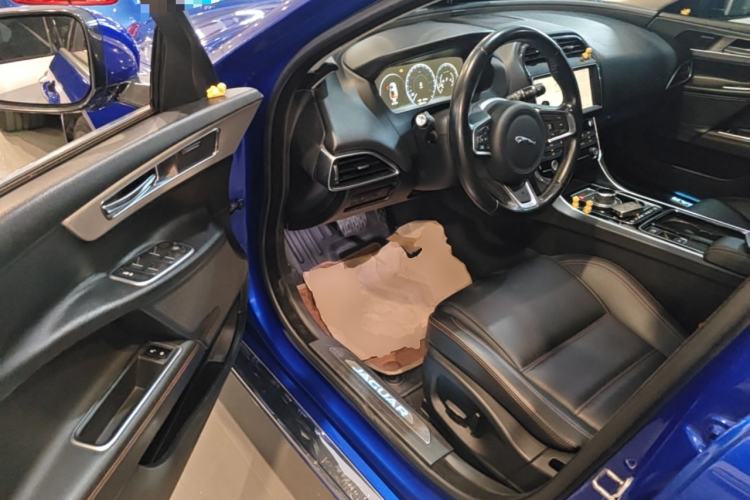 Used Jaguar XEL 2019 2.0T 200 PS Deluxe Edition Driver Seat
