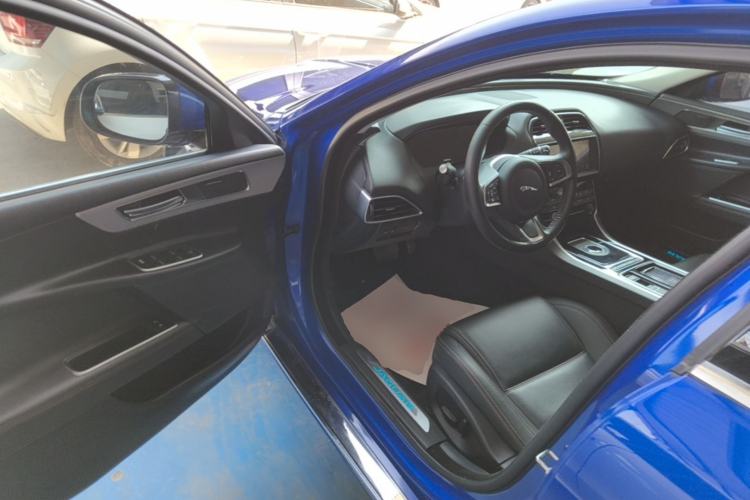 Used Jaguar XEL 2019 2.0T 200 PS Deluxe Edition Driver Seat