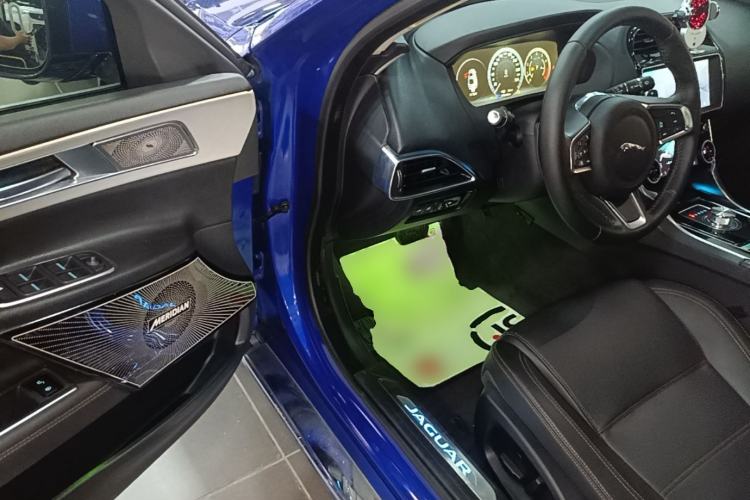 Used Jaguar XEL 2019 2.0T 200 PS Deluxe Edition Driver Seat