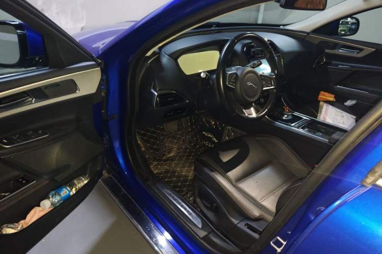 Used Jaguar XEL 2019 2.0T 250 PS Premium Edition Driver Seat