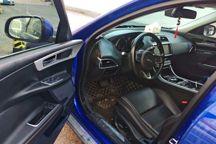 Used Jaguar XEL 2019 2.0T 200 PS Luxury Edition Driver Seat