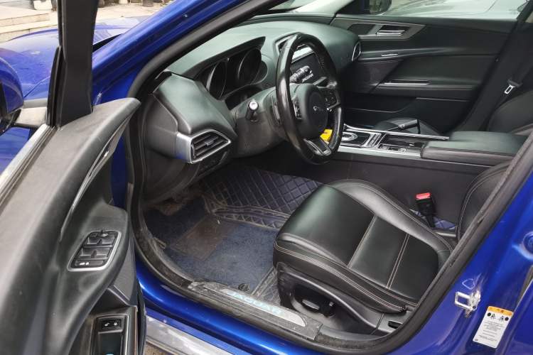 Used Jaguar XEL 2019 2.0T 200 PS Luxury Edition Driver Seat