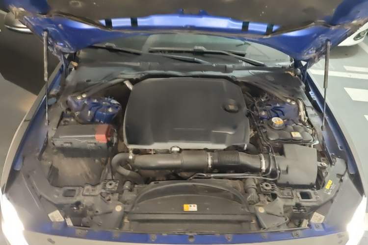 Used Jaguar XEL 2019 2.0T 200 PS Elite Edition Engine Bay