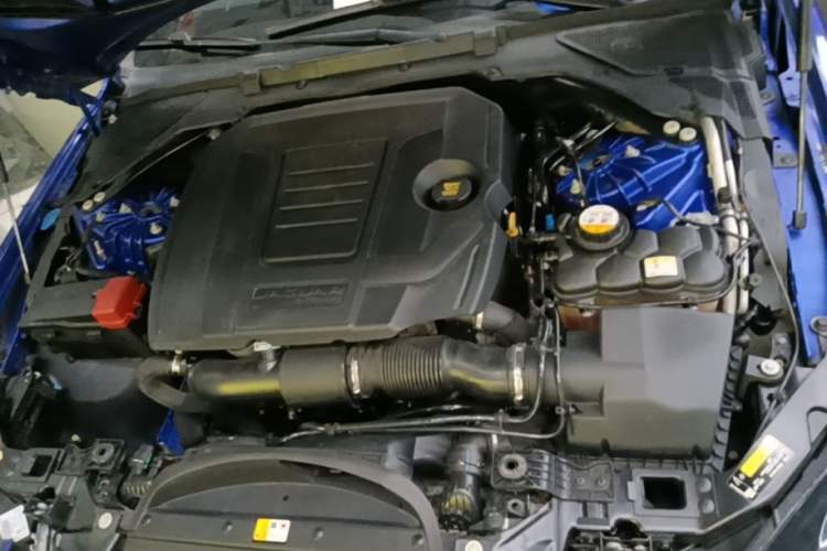 Used Jaguar XEL 2019 2.0T 200 PS Deluxe Edition Engine Bay