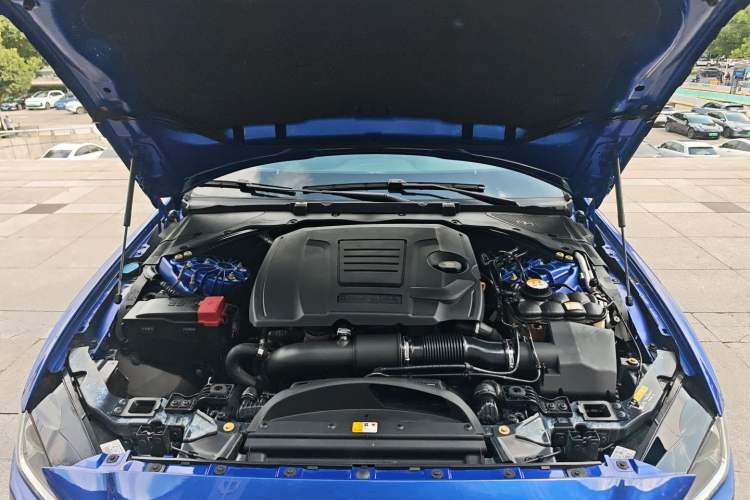 Used Jaguar XEL 2019 2.0T 200 PS Deluxe Edition Engine Bay