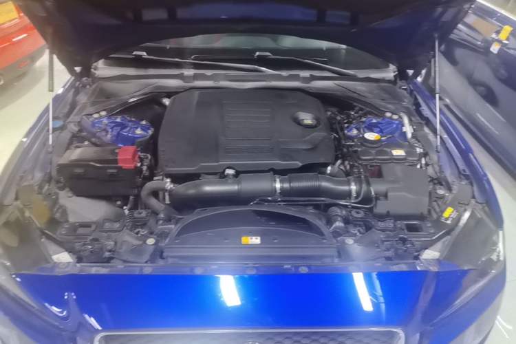 Used Jaguar XEL 2019 2.0T 200 PS Deluxe Edition Engine Bay