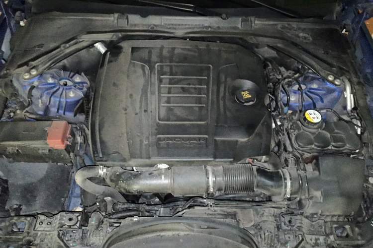 Used Jaguar XEL 2019 2.0T 200 PS Luxury Edition Engine Bay