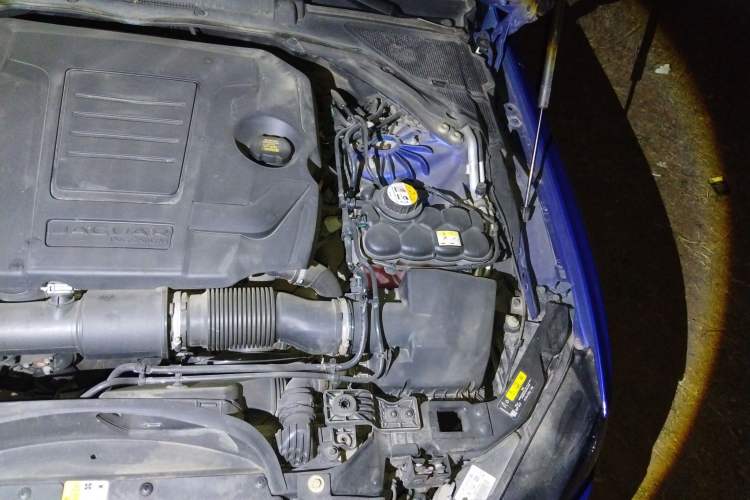 Used Jaguar XEL 2019 2.0T 200 PS Luxury Edition Engine Bay Left