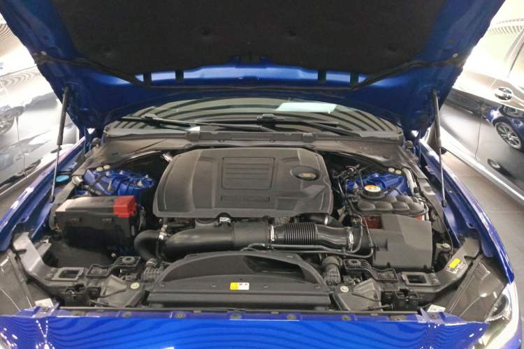 Used Jaguar XEL 2019 2.0T 200 PS Luxury Edition Engine Bay