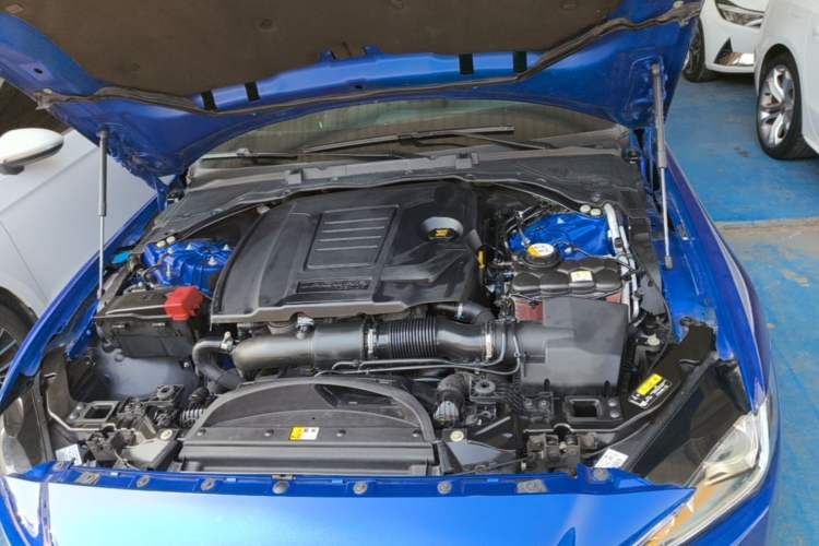 Used Jaguar XEL 2019 2.0T 200 PS Deluxe Edition Engine Bay