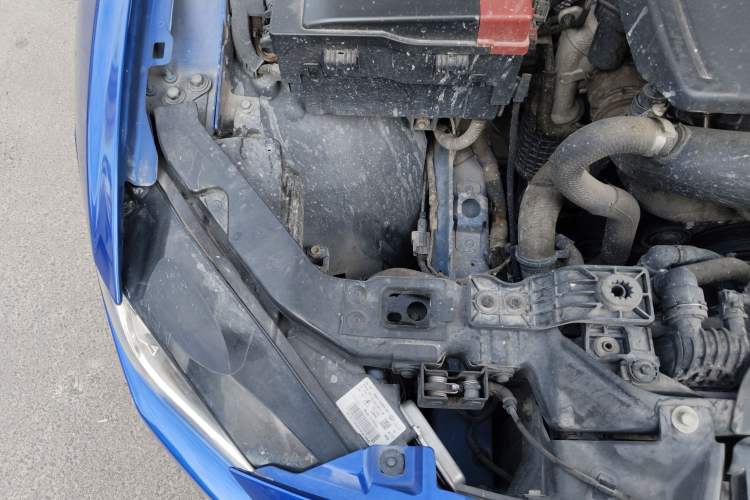 Used Jaguar XEL 2019 2.0T 200 PS Elite Edition Engine Bay Right