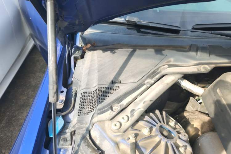 Used Jaguar XEL 2019 2.0T 200 PS Deluxe Edition Engine Bay Right