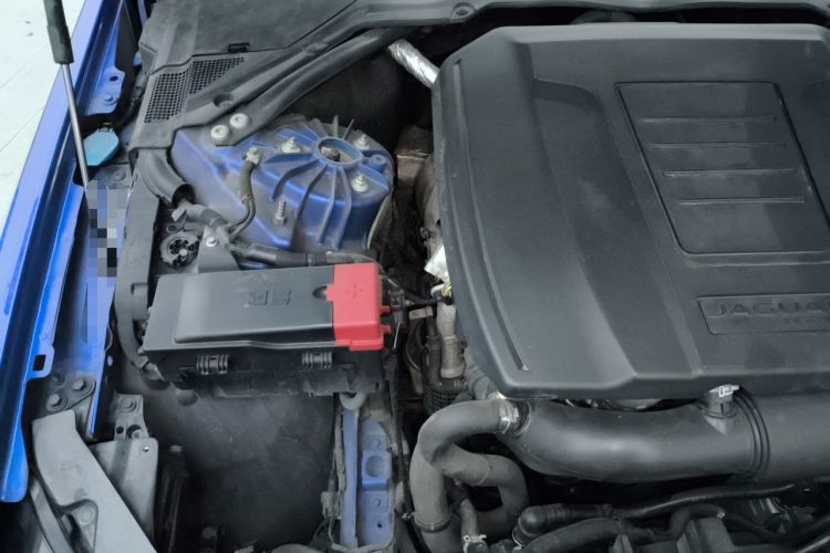 Used Jaguar XEL 2019 2.0T 200 PS Deluxe Edition Engine Bay Right