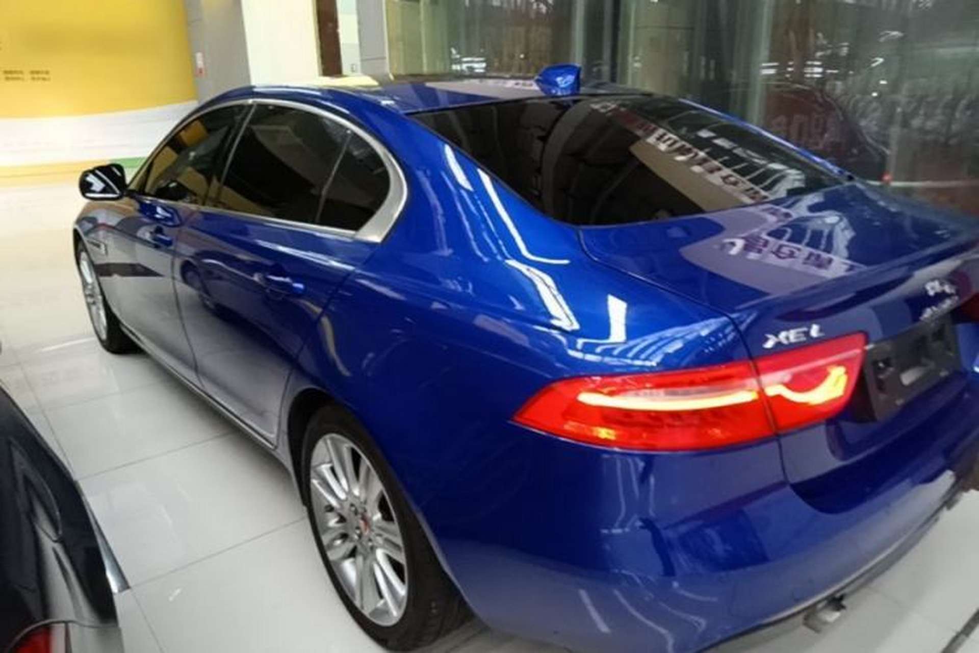Used Jaguar XEL 2019 2.0T 200 PS Deluxe Edition Exterior 2