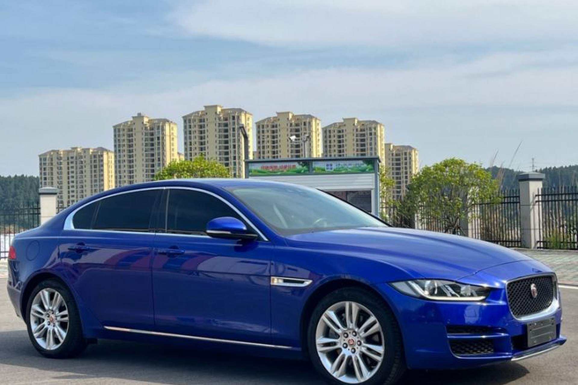 Used Jaguar XEL 2019 2.0T 200 PS Deluxe Edition Exterior 3