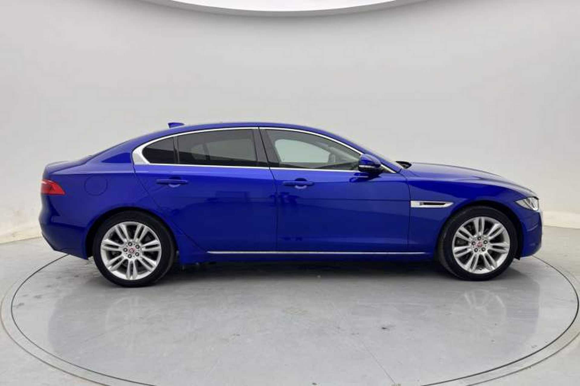 Used Jaguar XEL 2019 2.0T 200 PS Deluxe Edition Exterior 3