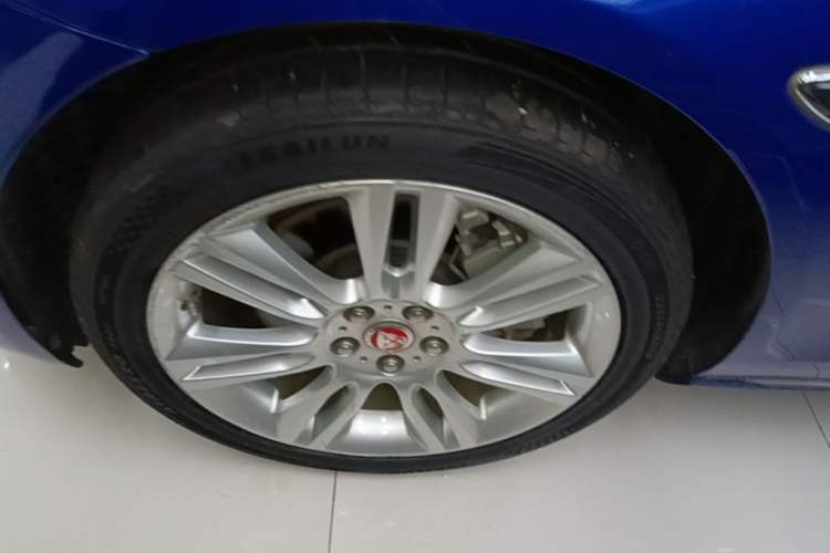 Used Jaguar XEL 2019 2.0T 200 PS Deluxe Edition Exterior 4