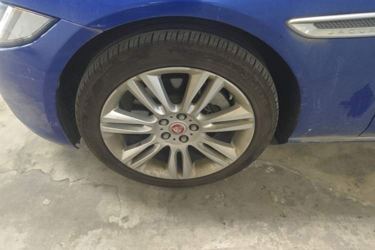 Used Jaguar XEL 2019 2.0T 200 PS Deluxe Edition Exterior 4