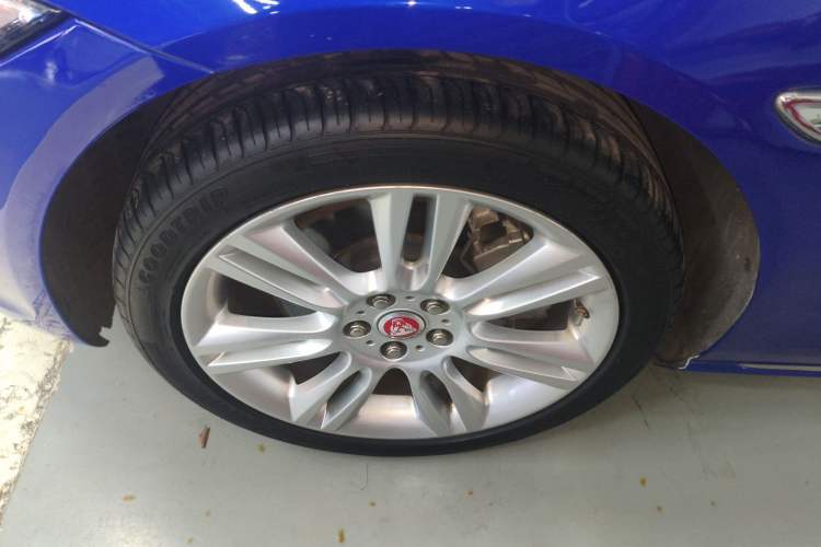 Used Jaguar XEL 2019 2.0T 200 PS Deluxe Edition Exterior 4