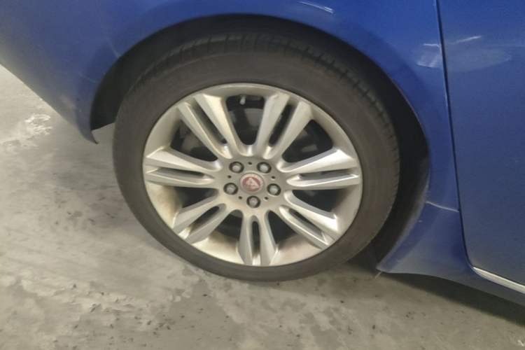 Used Jaguar XEL 2019 2.0T 200 PS Deluxe Edition Exterior 5