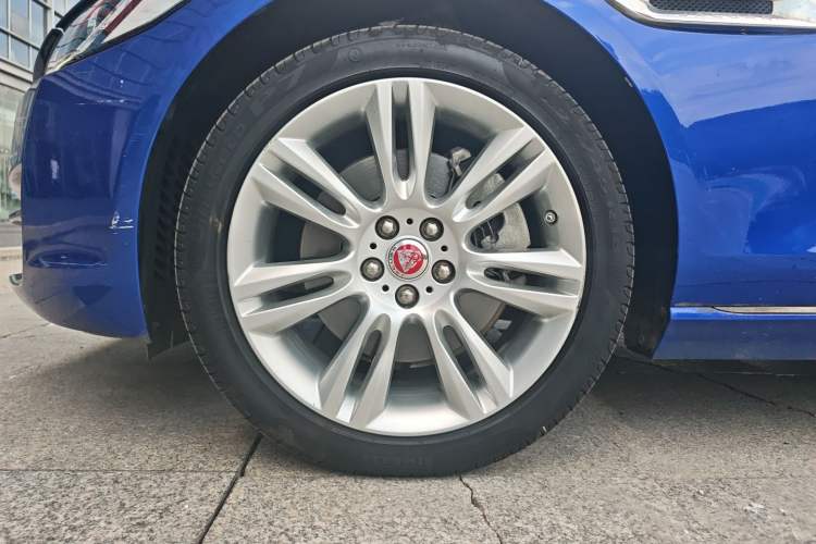 Used Jaguar XEL 2019 2.0T 200 PS Deluxe Edition Exterior 5