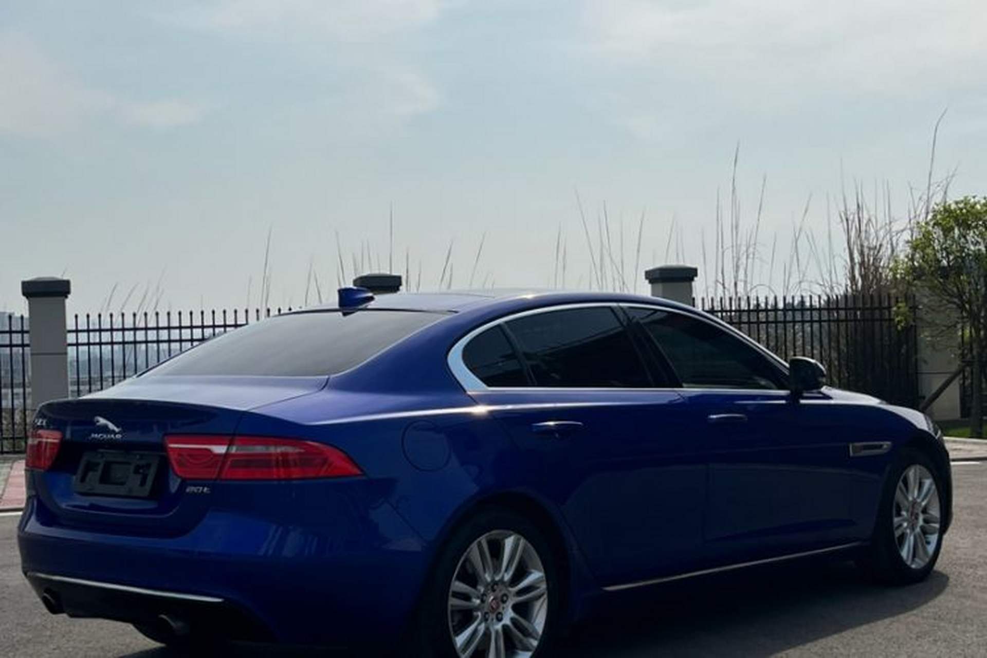 Used Jaguar XEL 2019 2.0T 200 PS Deluxe Edition Exterior 5