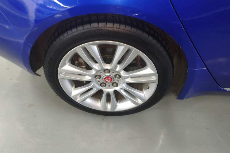 Used Jaguar XEL 2019 2.0T 200 PS Deluxe Edition Exterior 5