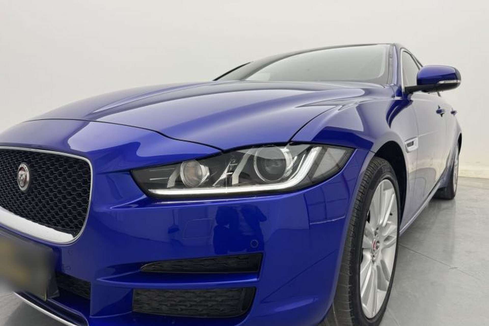 Used Jaguar XEL 2019 2.0T 200 PS Deluxe Edition Exterior 7