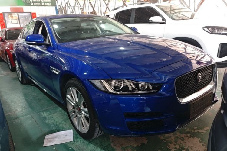 Used Jaguar XEL 2019 2.0T 200 PS Deluxe Edition Front Right 45 Deg
