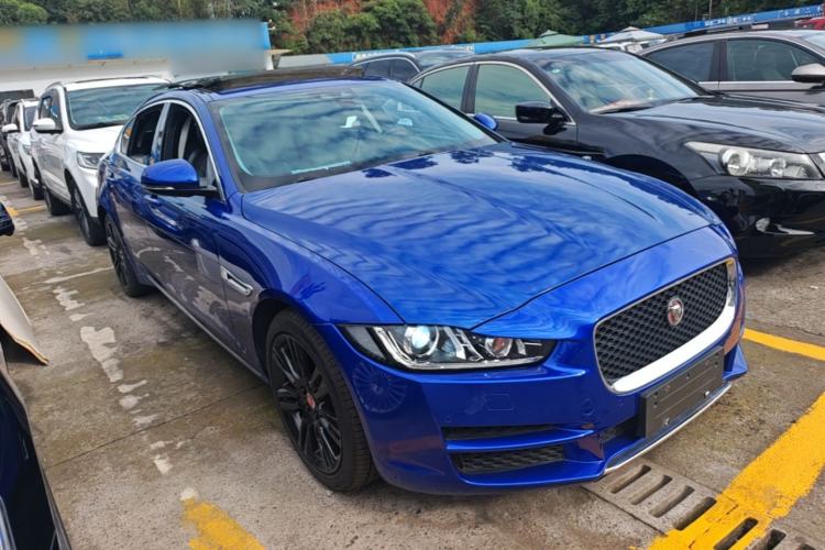 Used Jaguar XEL 2019 2.0T 200 PS Deluxe Edition Front Right 45 Deg