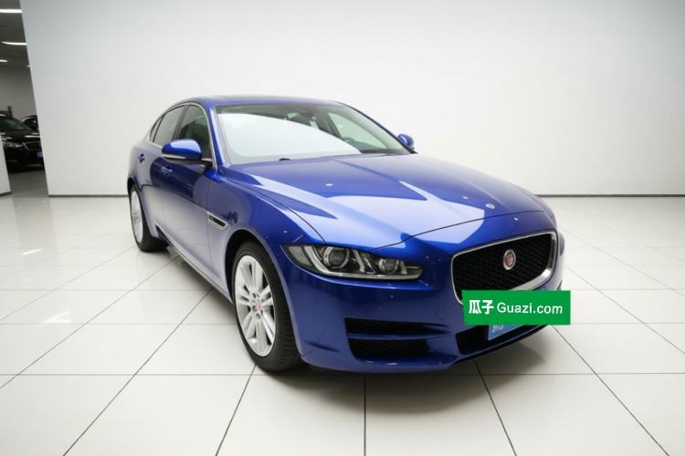 Used Jaguar XEL 2019 2.0T 200 PS Deluxe Edition Front Right 45 Deg