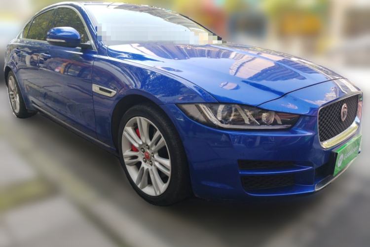 Used Jaguar XEL 2019 2.0T 200 PS Deluxe Edition Front Right 45 Deg