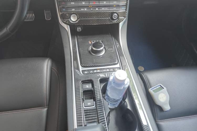 Used Jaguar XEL 2019 2.0T 200 PS Luxury Edition Gear Lever