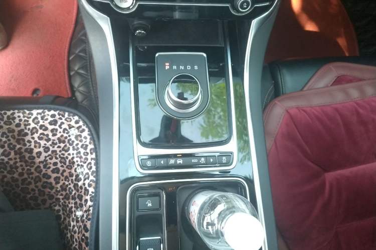 Used Jaguar XEL 2019 2.0T 200 PS Luxury Edition Gear Lever