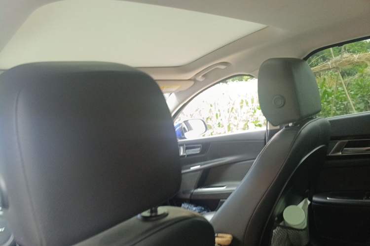 Used Jaguar XEL 2019 2.0T 200 PS Elite Edition Headliner