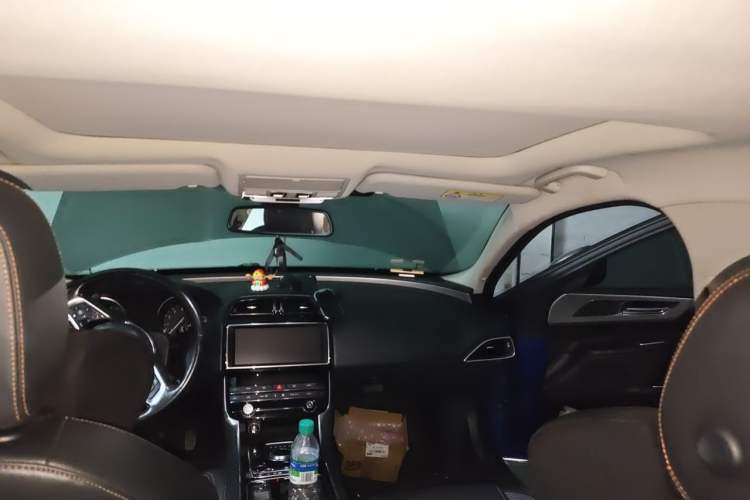 Used Jaguar XEL 2019 2.0T 200 PS Elite Edition Headliner