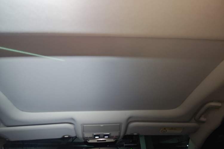 Used Jaguar XEL 2019 2.0T 250 PS Premium Edition Headliner