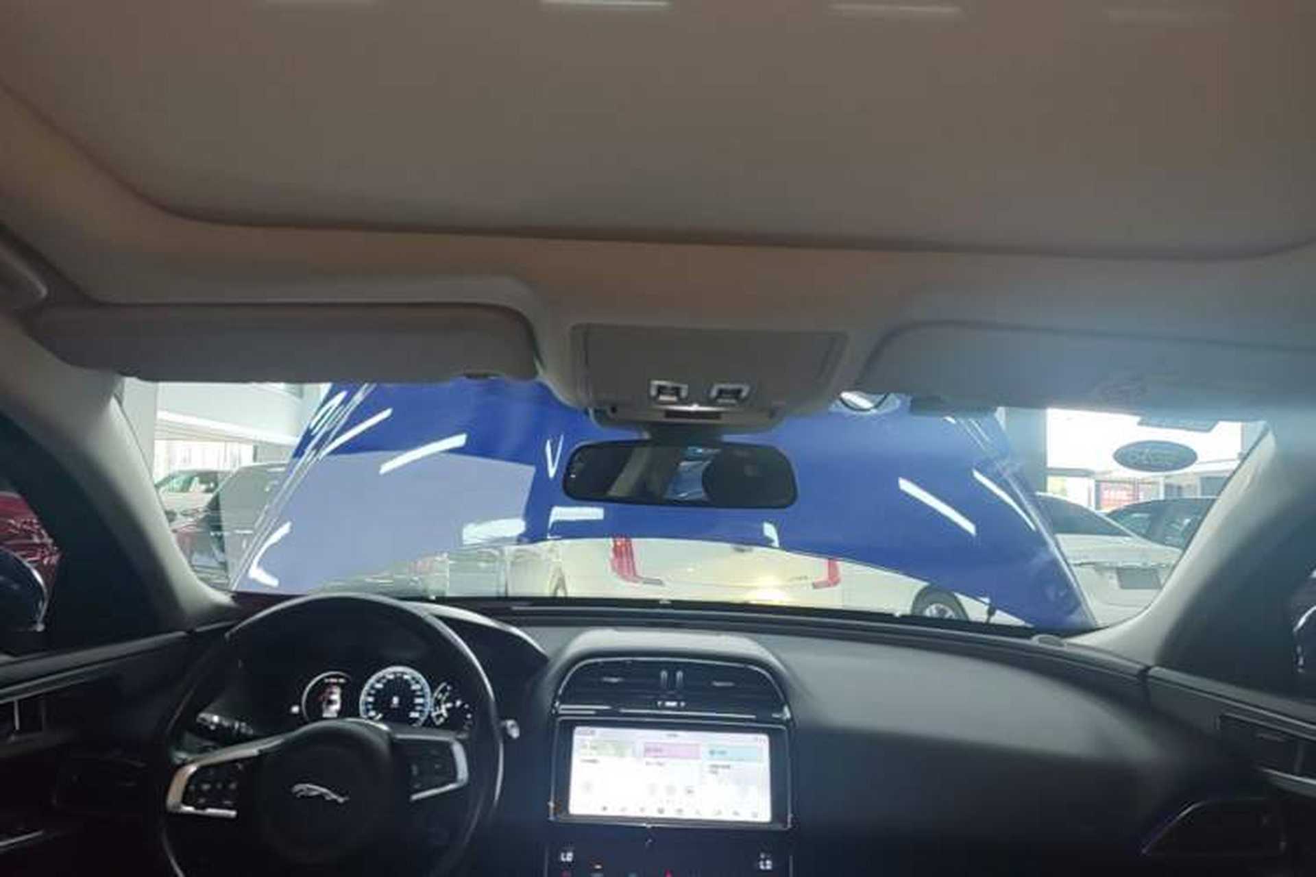 Used Jaguar XEL 2019 2.0T 200 PS Deluxe Edition Headliner